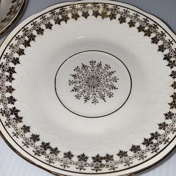 Laughlin China Semi Vitreousus Colonial Elizabethan Classic Tea Cup Saucer - Picture 13 of 14